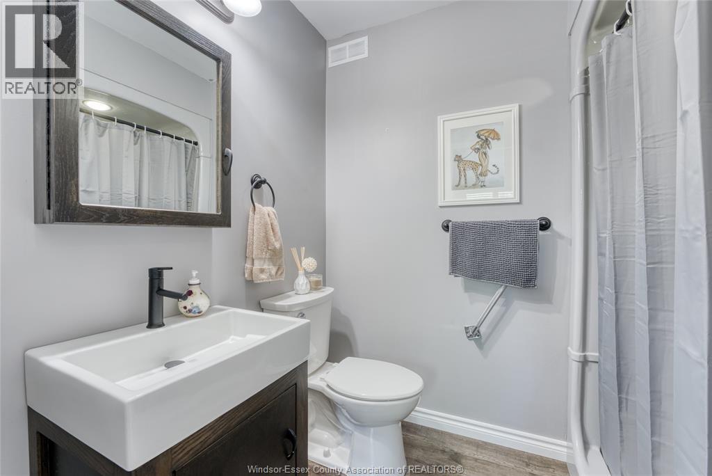 113 BEACH COURT - 31