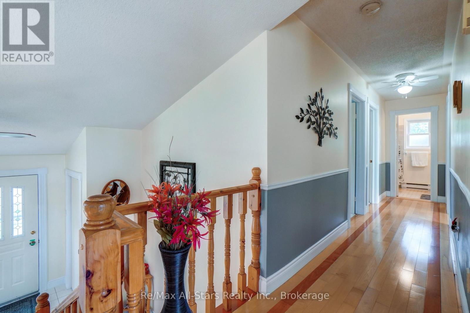 16 CEDARTREE LANE - 13