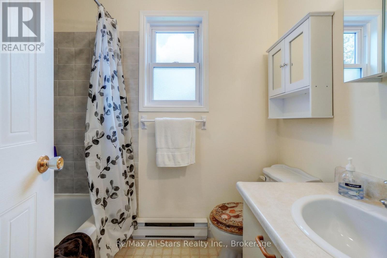 16 CEDARTREE LANE - 19