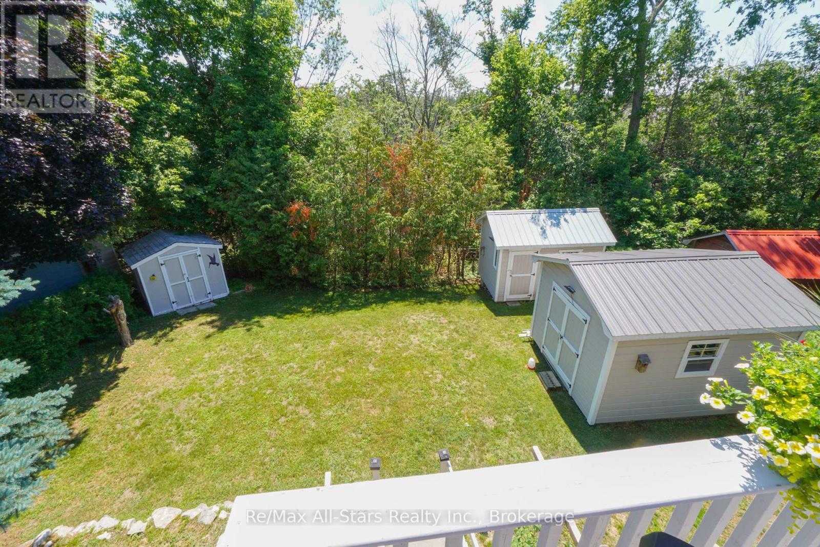16 CEDARTREE LANE - 26