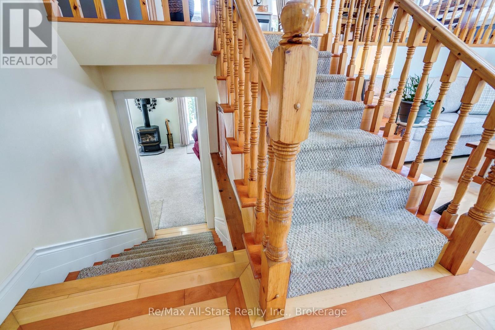 16 CEDARTREE LANE - 27