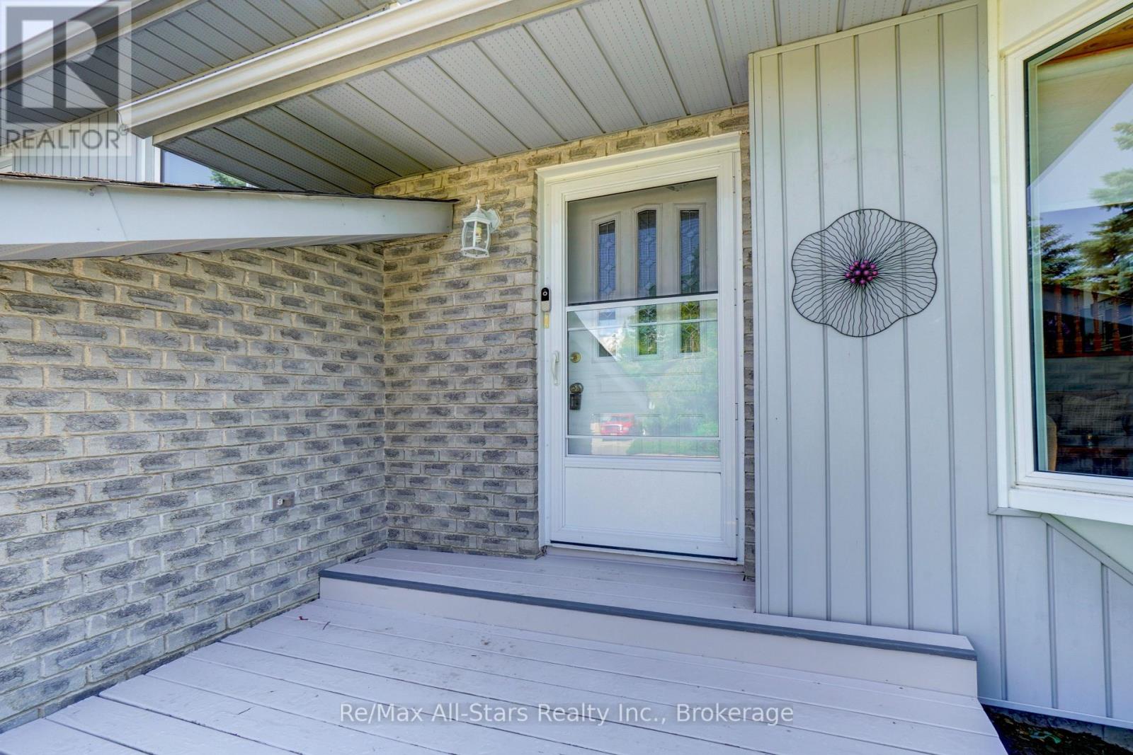 16 CEDARTREE LANE - 3