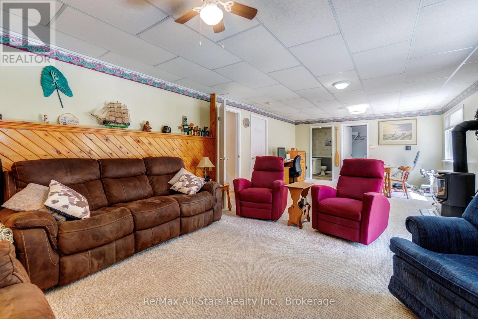 16 CEDARTREE LANE - 30