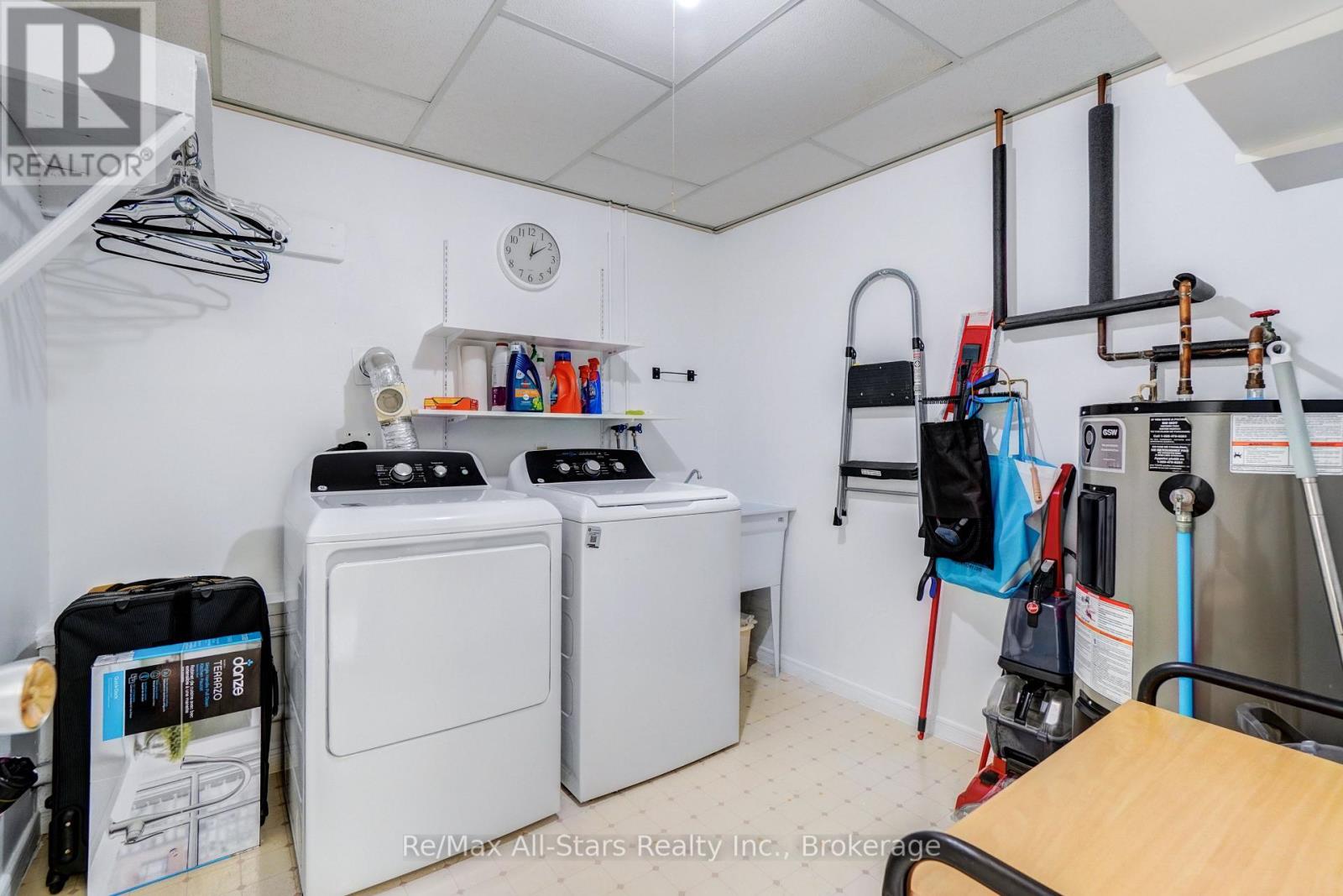 16 CEDARTREE LANE - 33