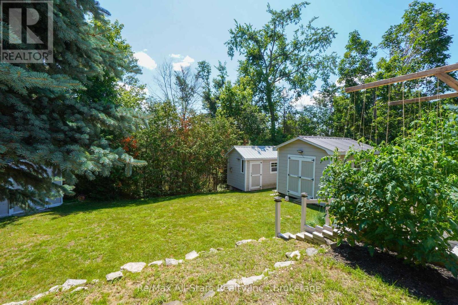 16 CEDARTREE LANE - 40