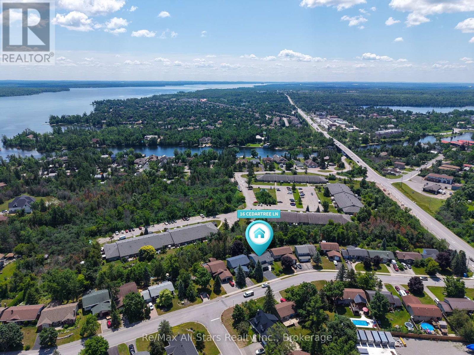 16 CEDARTREE LANE - 45