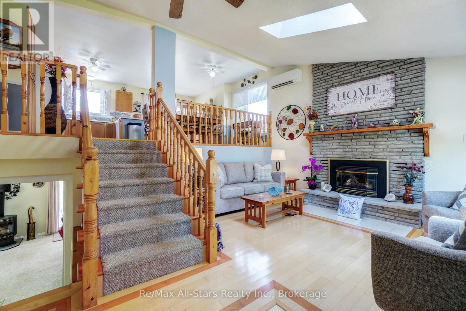 16 CEDARTREE LANE - 5