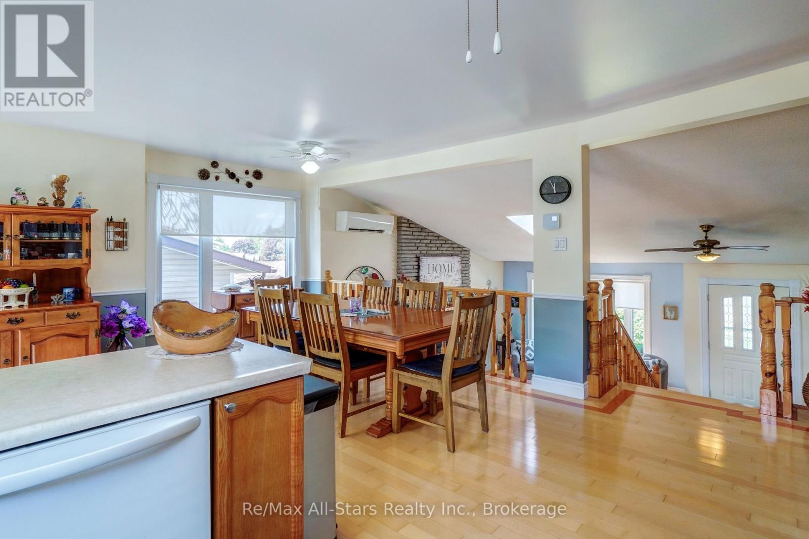 16 CEDARTREE LANE - 7