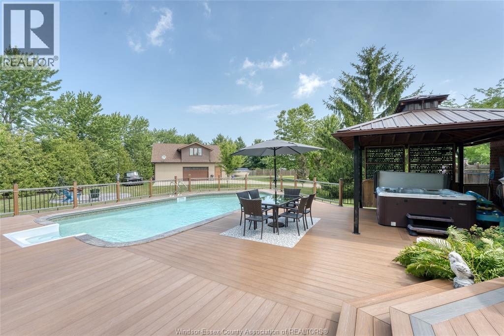 113 BEACH COURT - 13