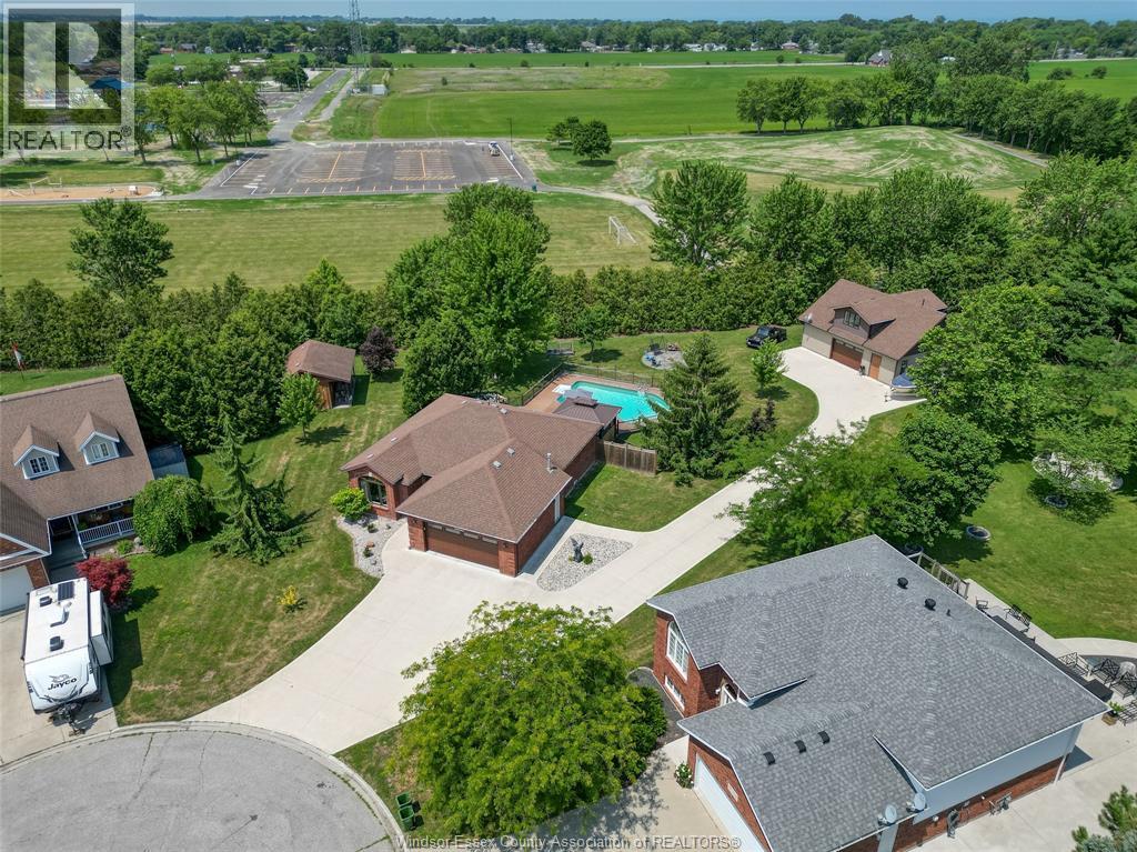113 BEACH COURT - 19