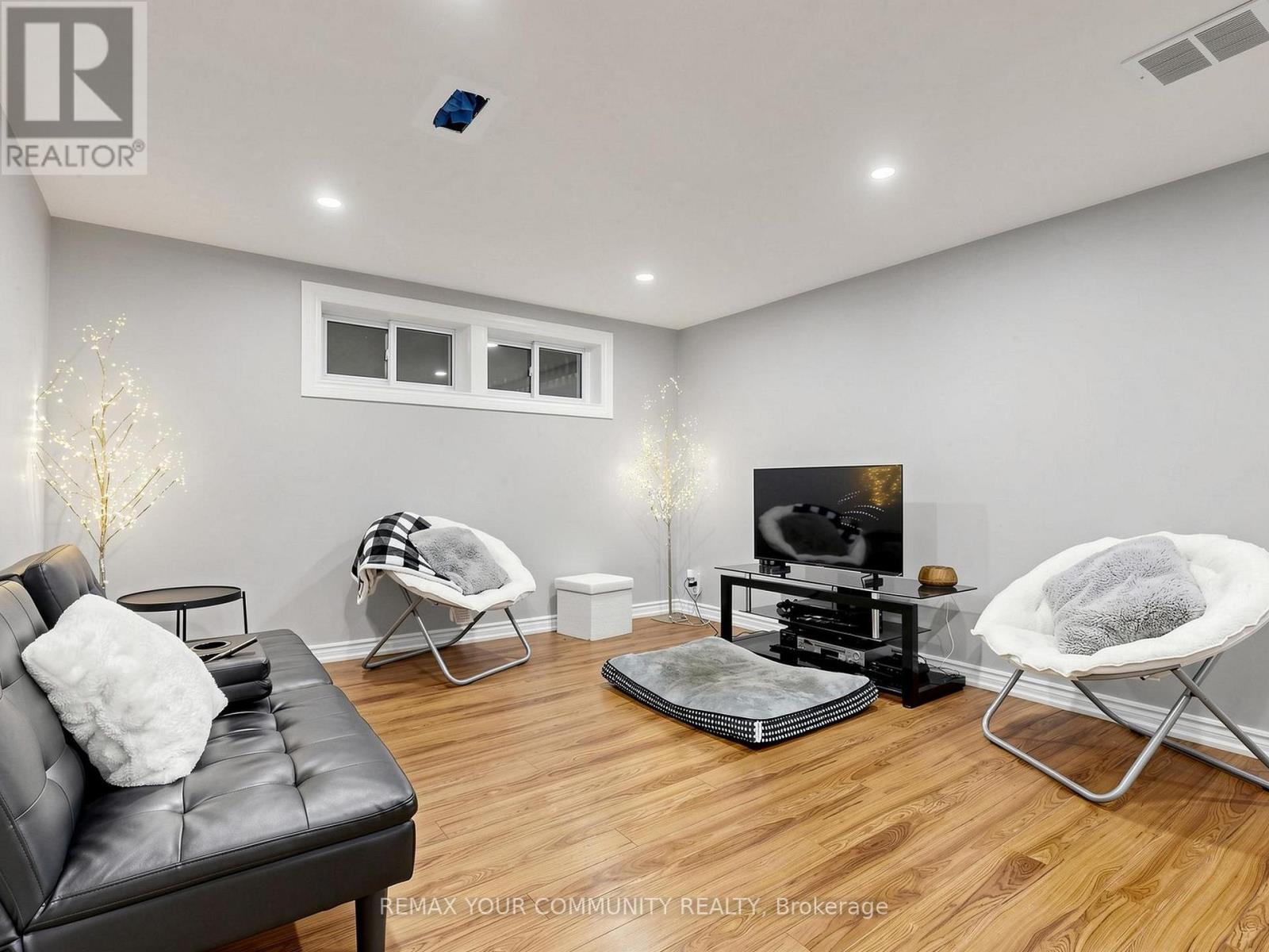 44 LEWISTON ROAD - 32