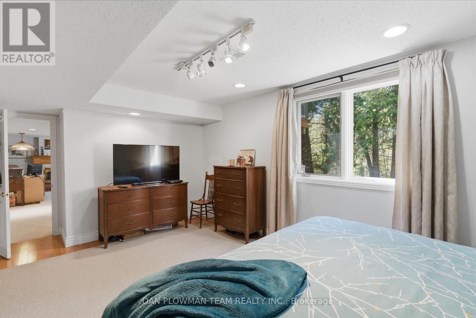 10 BARRINGTON PLACE - 30