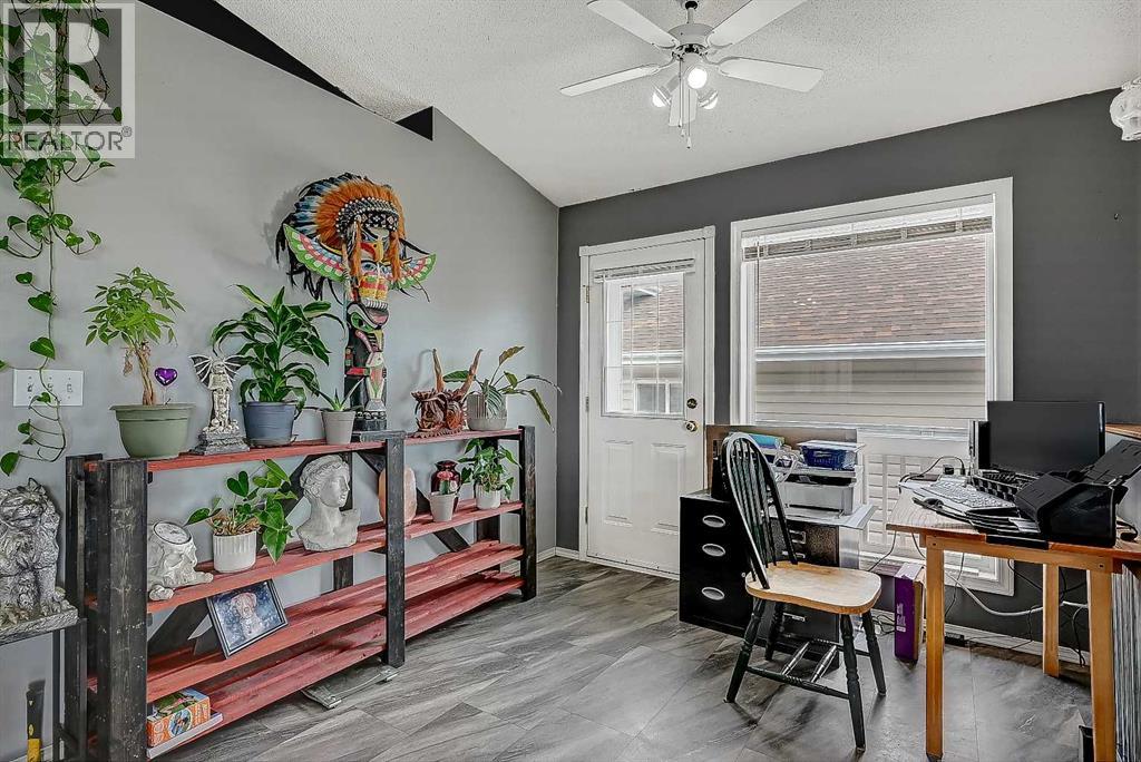 9748 123 Avenue - 8
