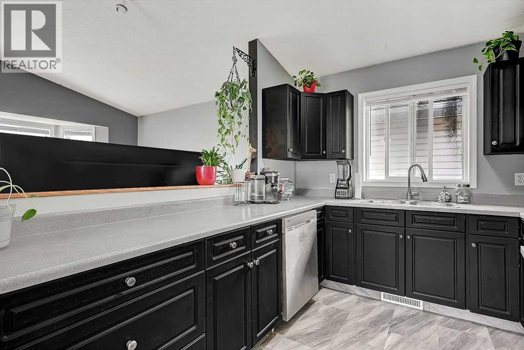 9748 123 Avenue - 12