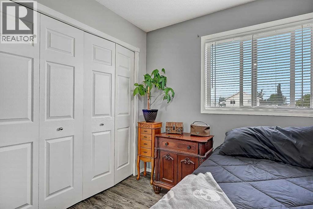 9748 123 Avenue - 18