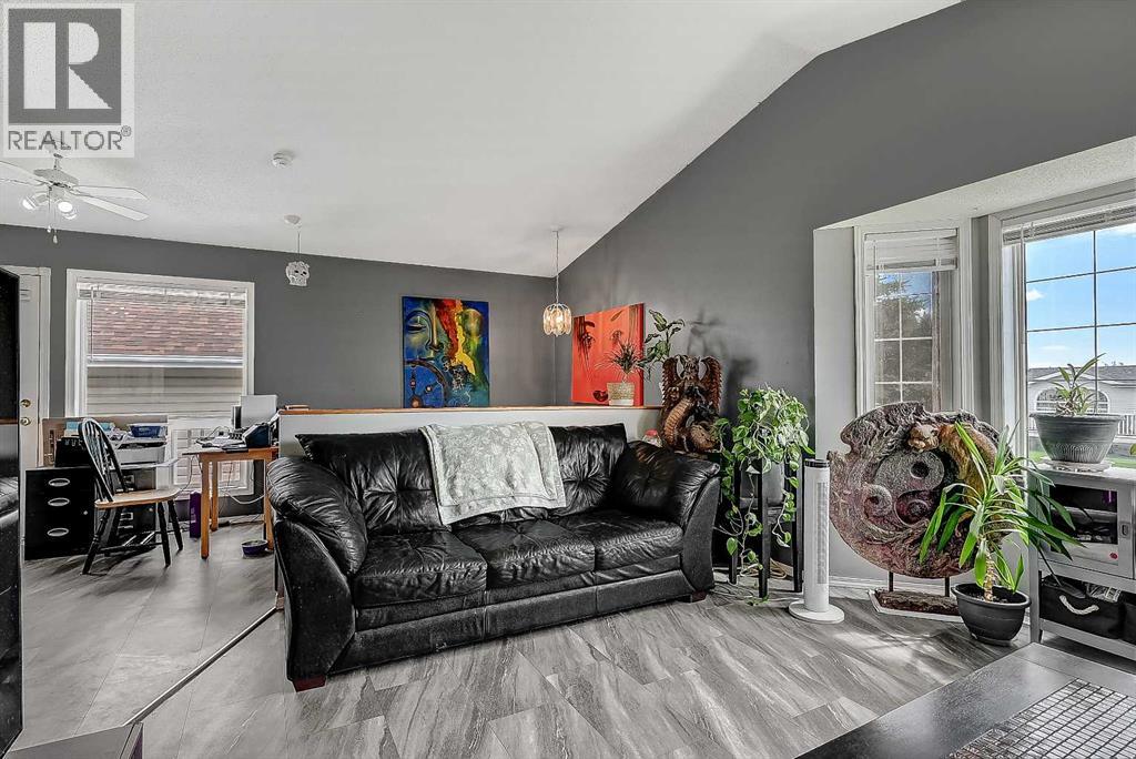 9748 123 Avenue - 7