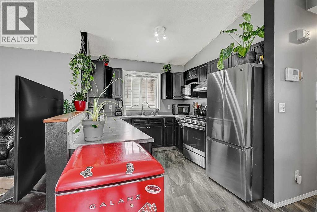 9748 123 Avenue - 10