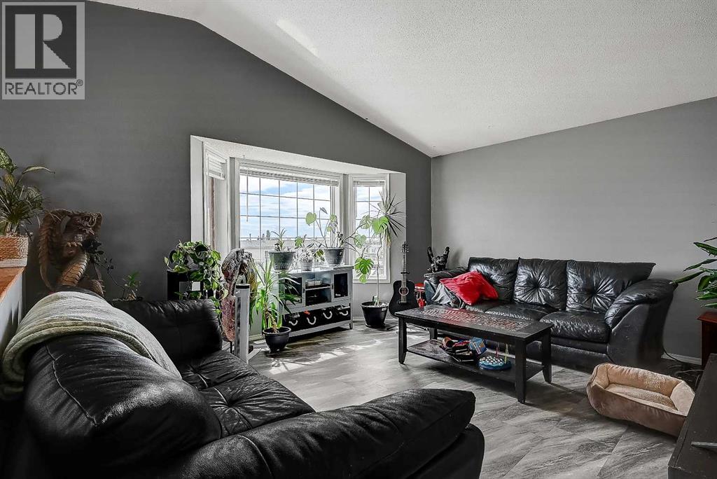 9748 123 Avenue - Image 5