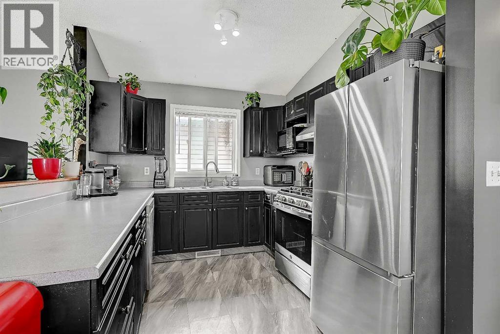 9748 123 Avenue - 11