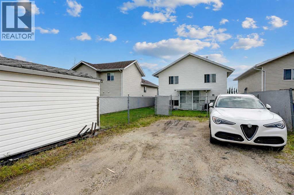 9748 123 Avenue - 27