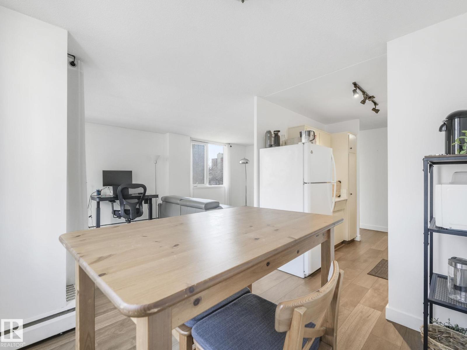 #406 9816 112 ST NW - 21