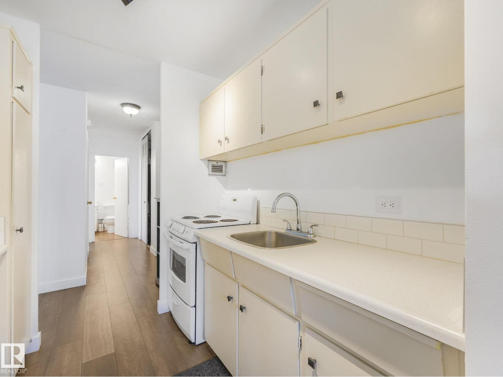 #406 9816 112 ST NW - 18