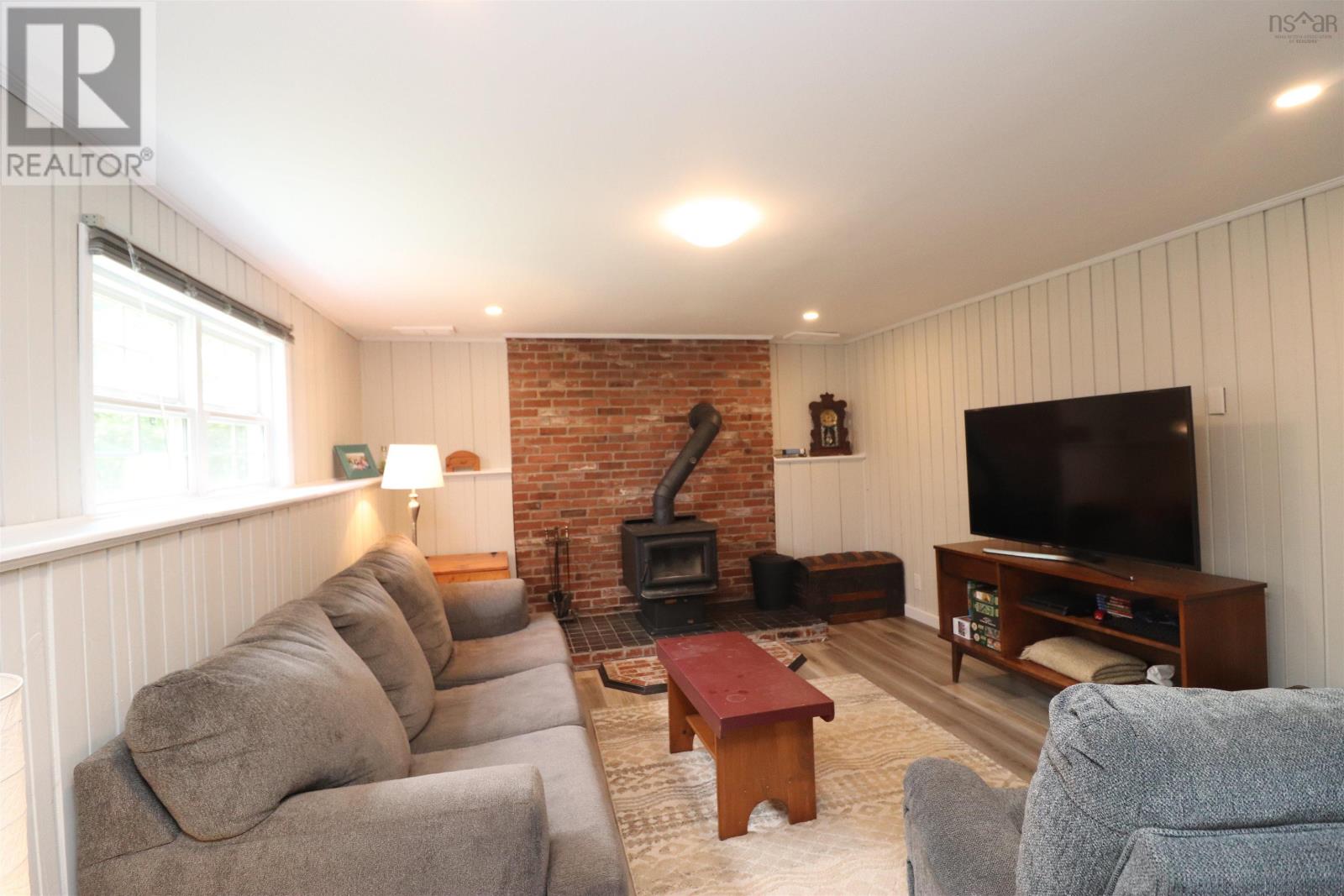 Property 21 of 25 of 578 GREENFIELD Road