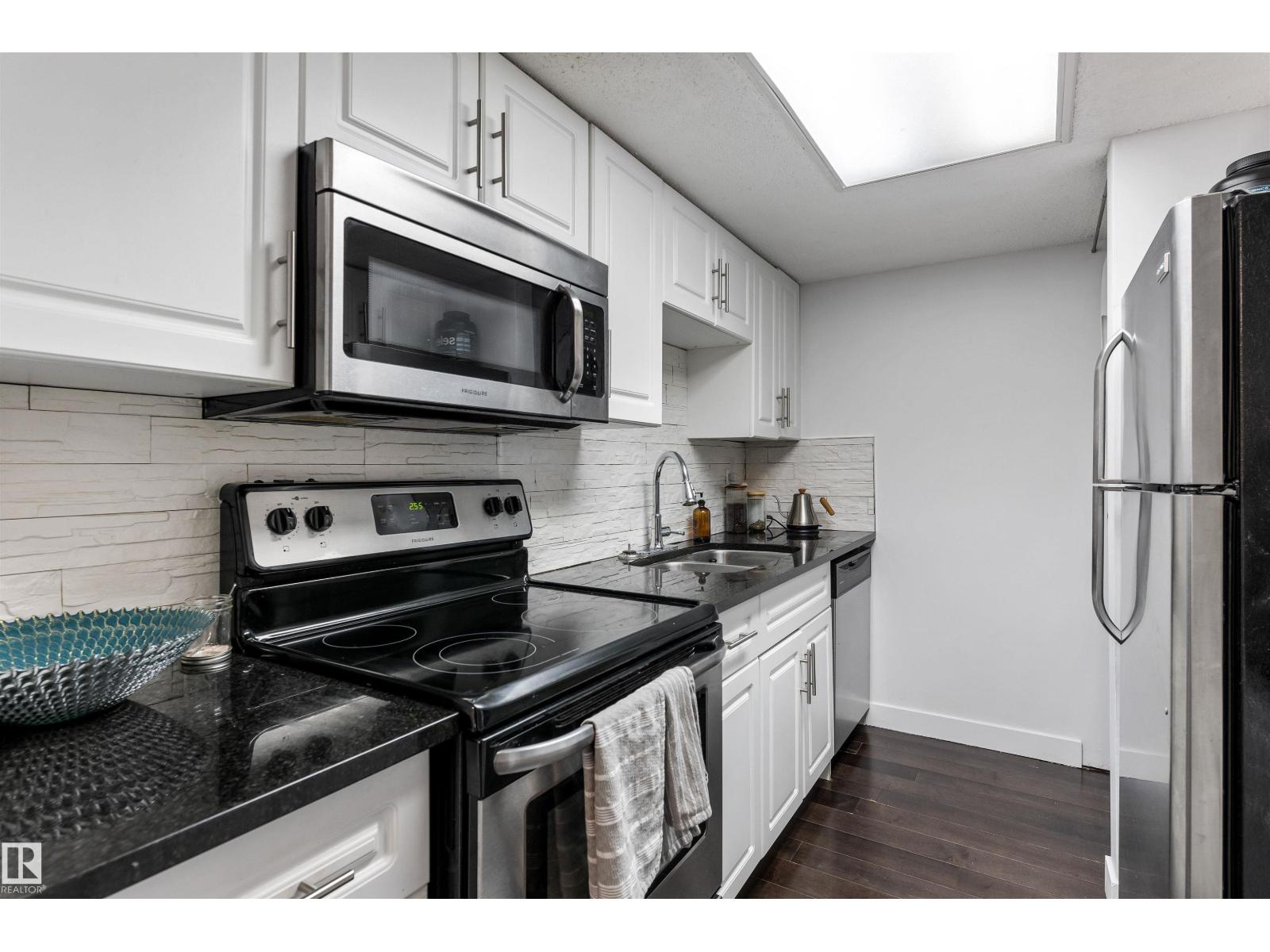#403 10335 118 ST NW - 14