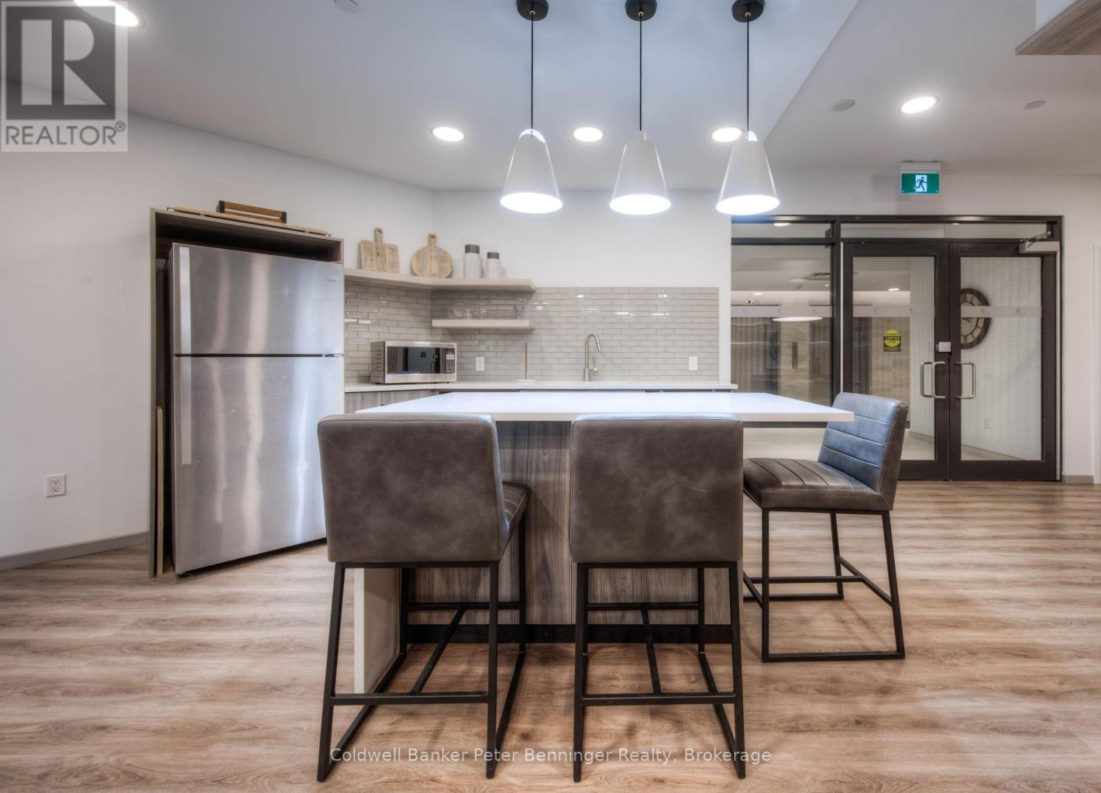 #104 332 GOSLING GARDENS - Image 40