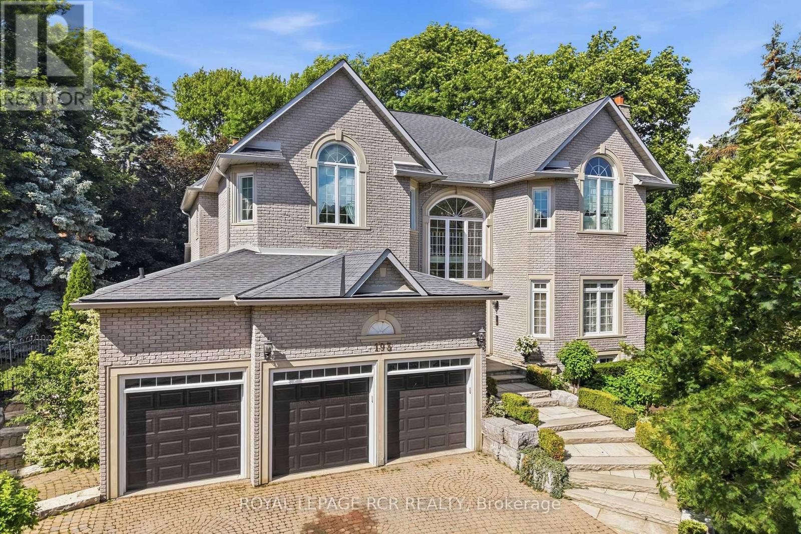 193 SHERWOOD PLACE - 1