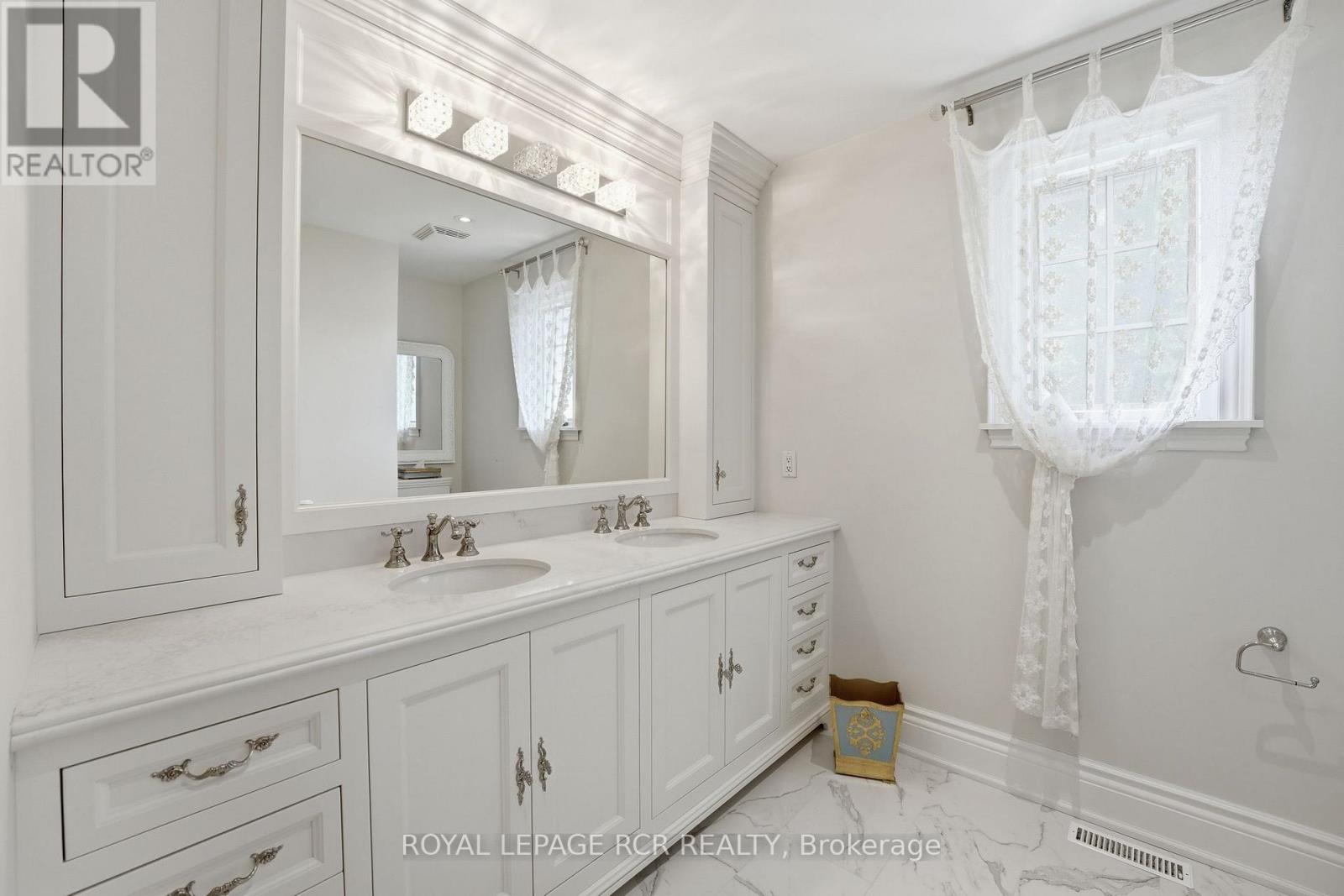 193 SHERWOOD PLACE - 26