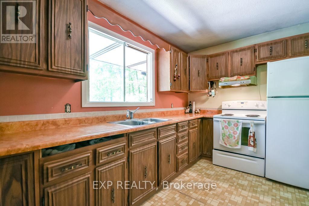 915 VINDIN STREET - 3