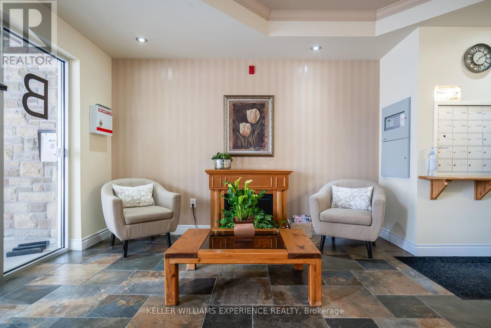 #103 19B YONGE STREET N - 6