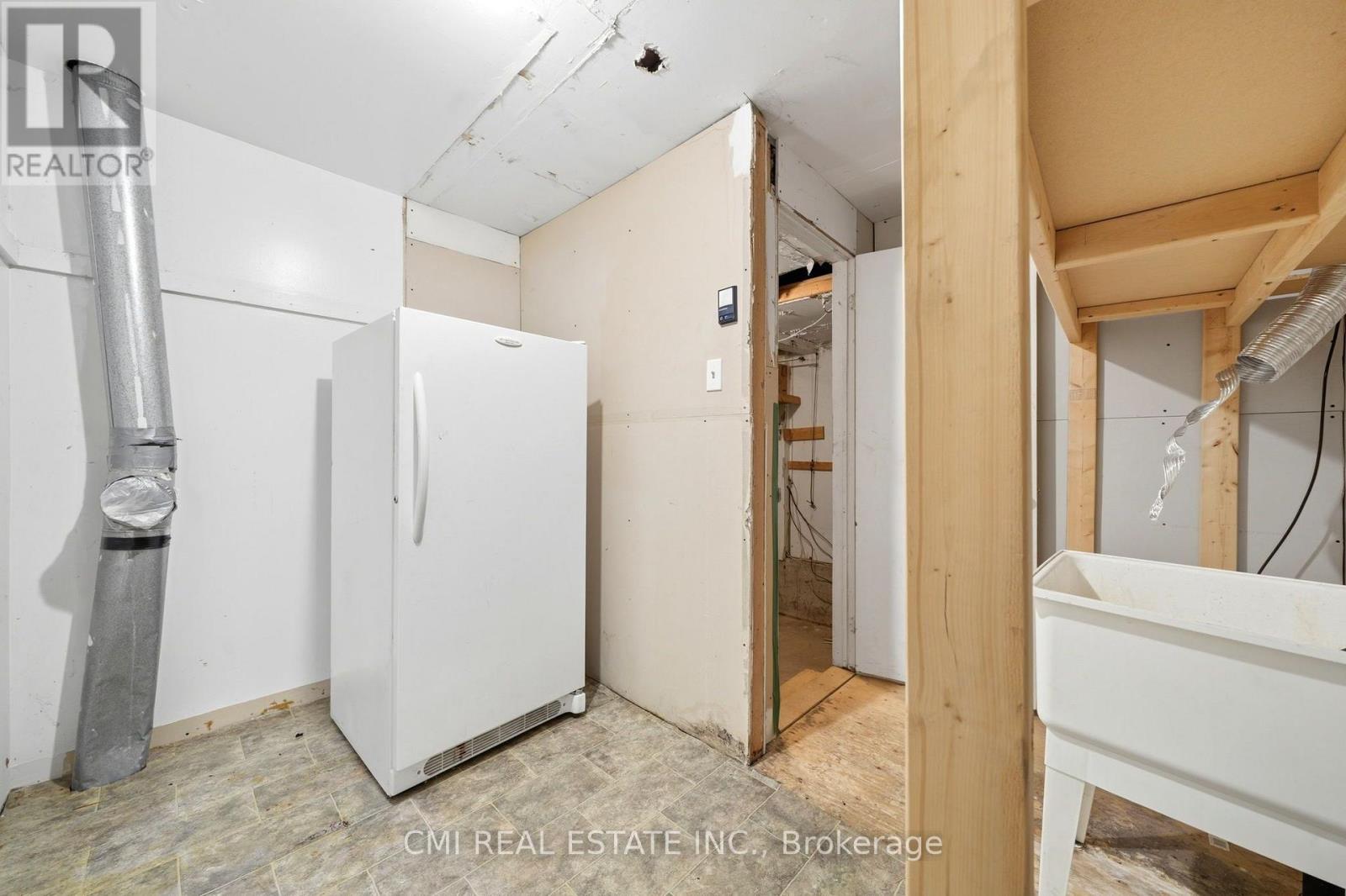 1 MCCUAIG COURT - 15