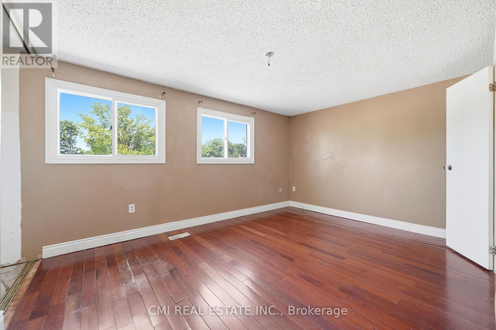1 MCCUAIG COURT - 19