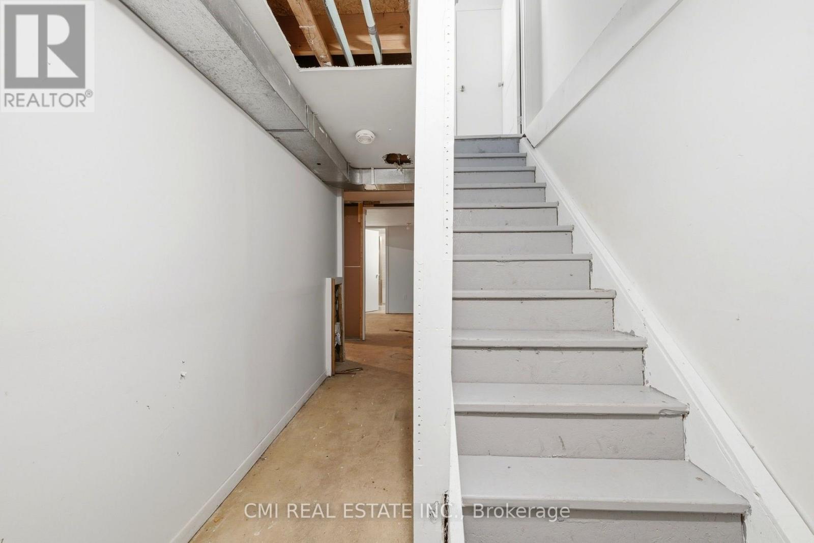 1 MCCUAIG COURT - 27