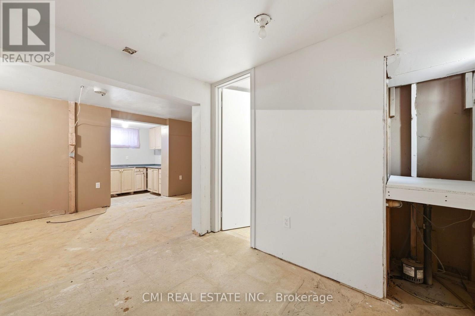 1 MCCUAIG COURT - 28