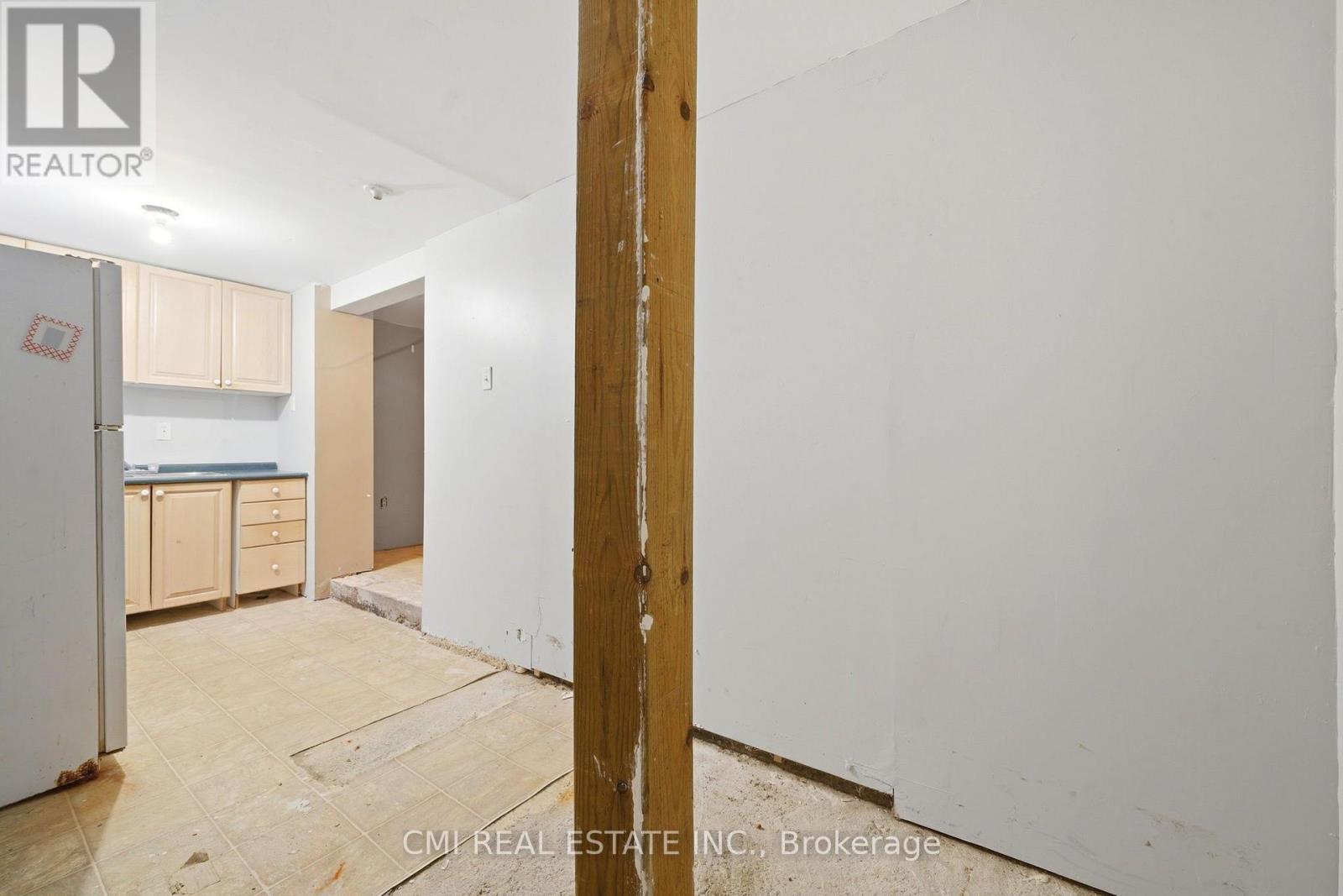 1 MCCUAIG COURT - 34