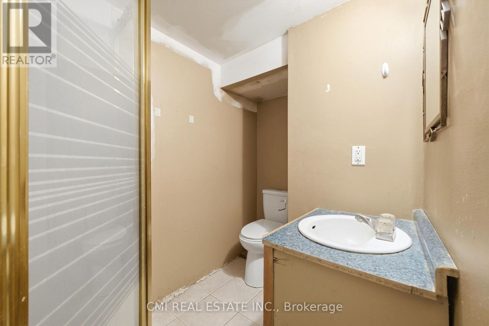 1 MCCUAIG COURT - 35