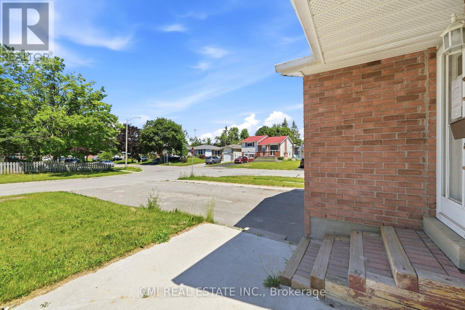 1 MCCUAIG COURT - 5