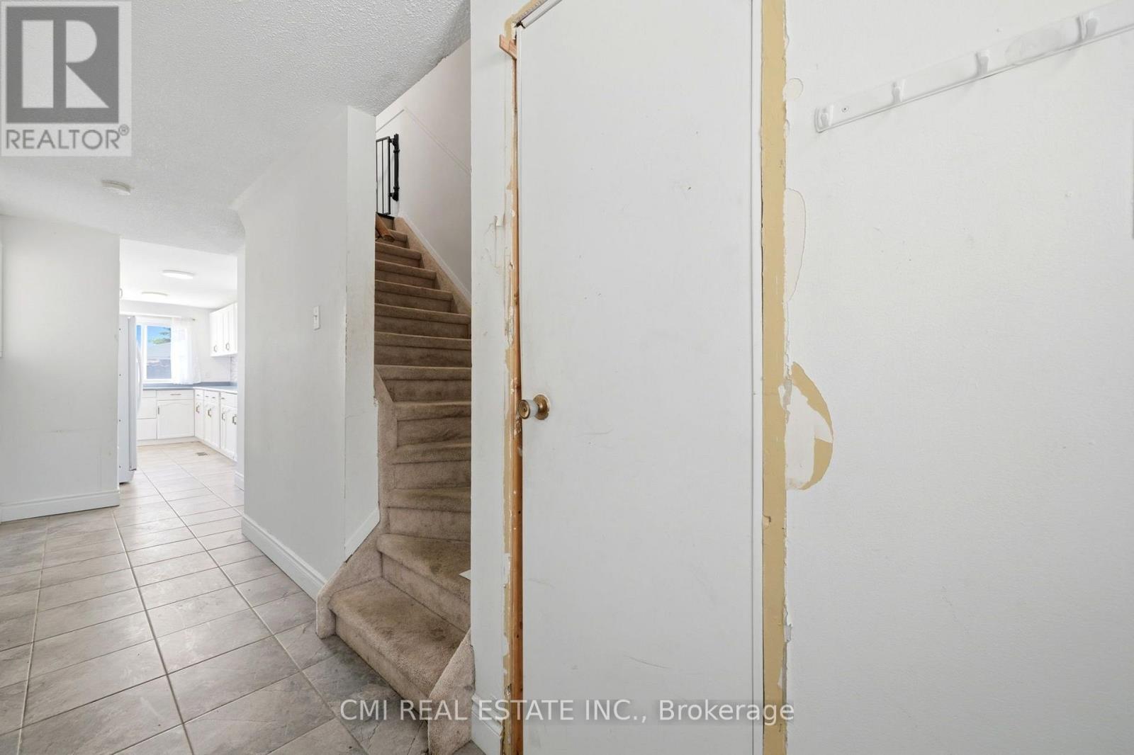 1 MCCUAIG COURT - 8