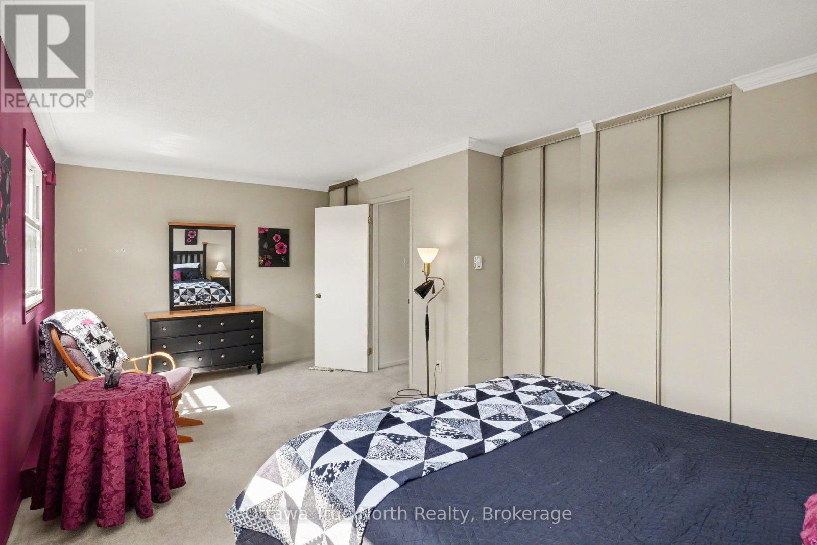 180 EDWARD STREET S - 17