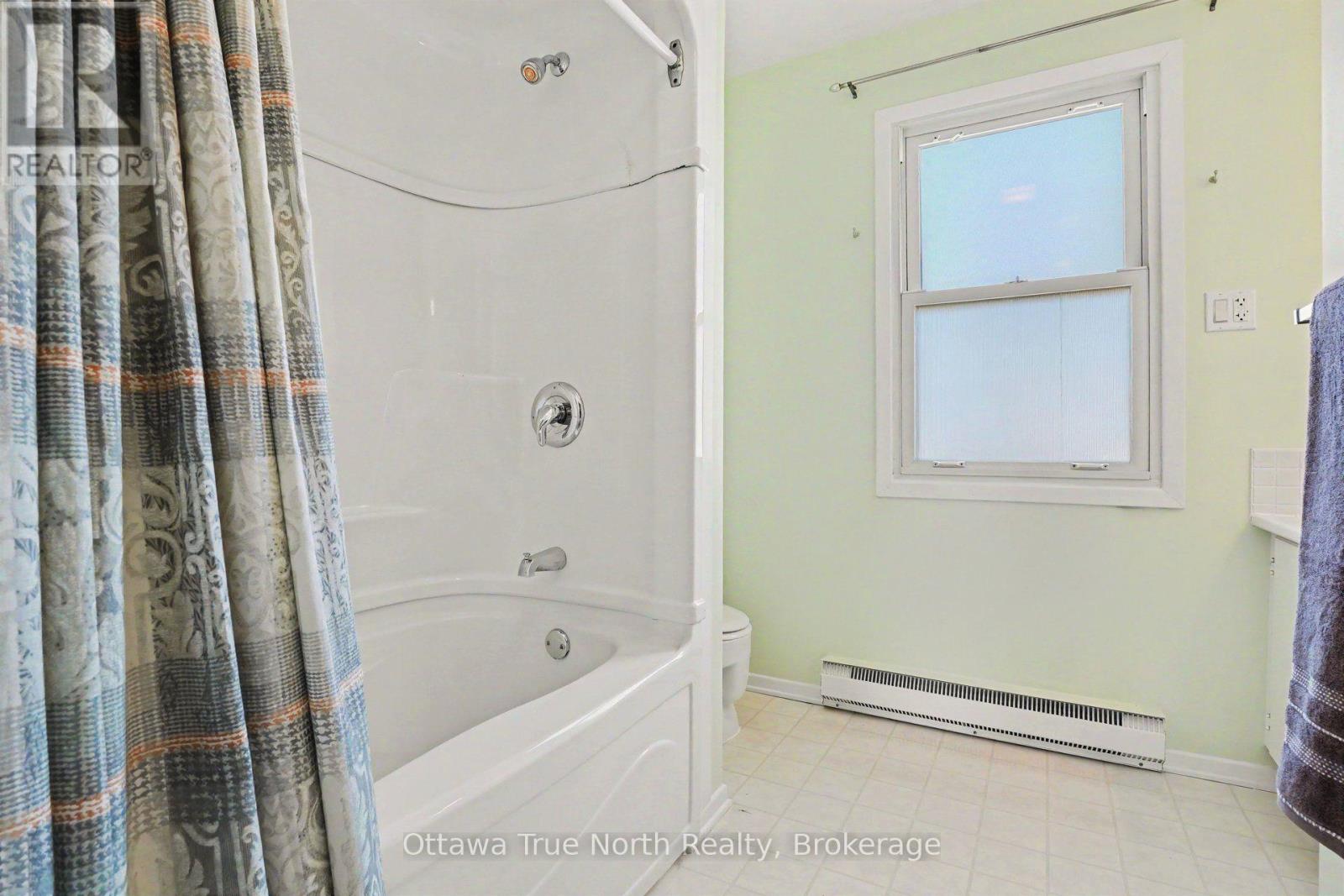 180 EDWARD STREET S - 18