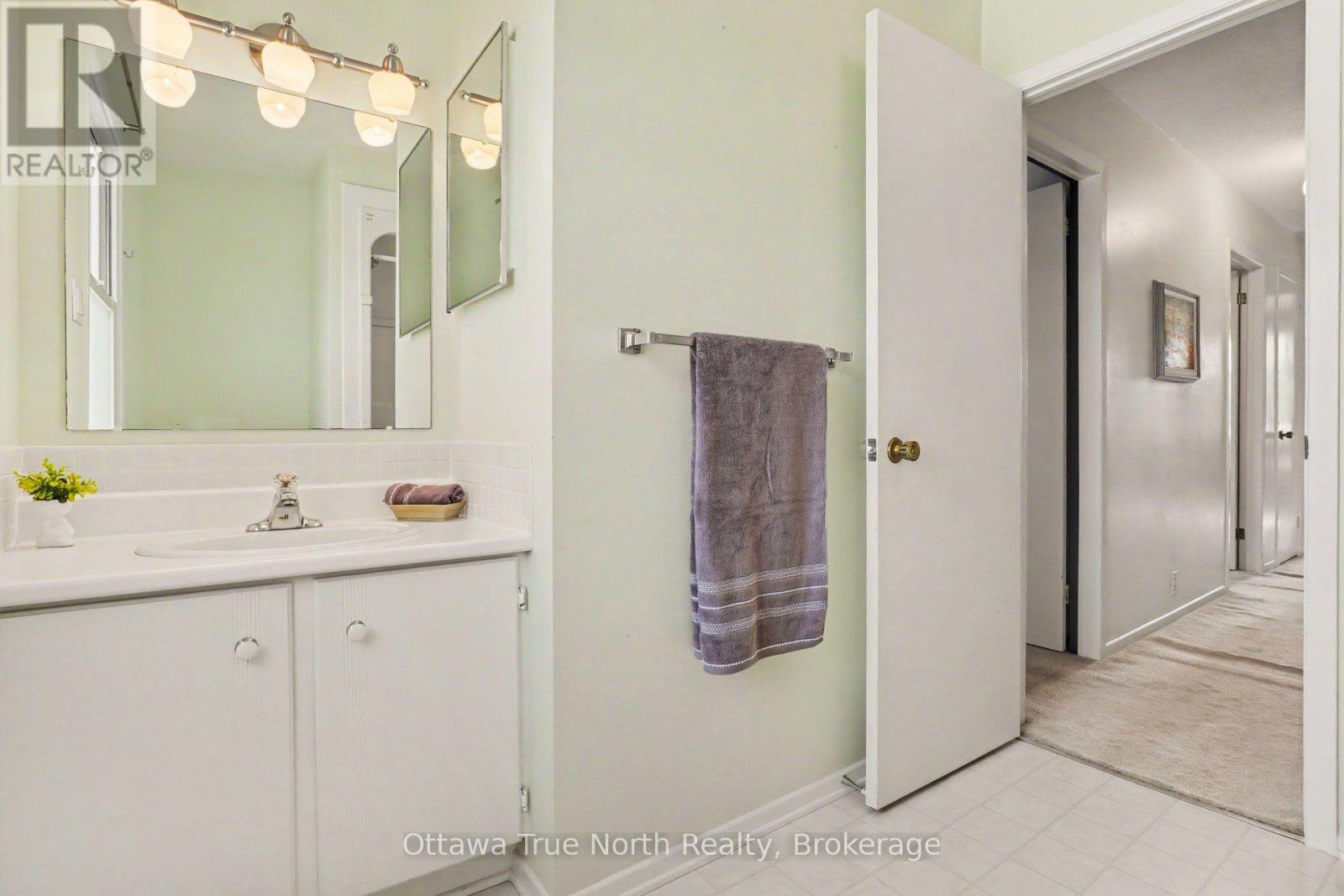 180 EDWARD STREET S - 19