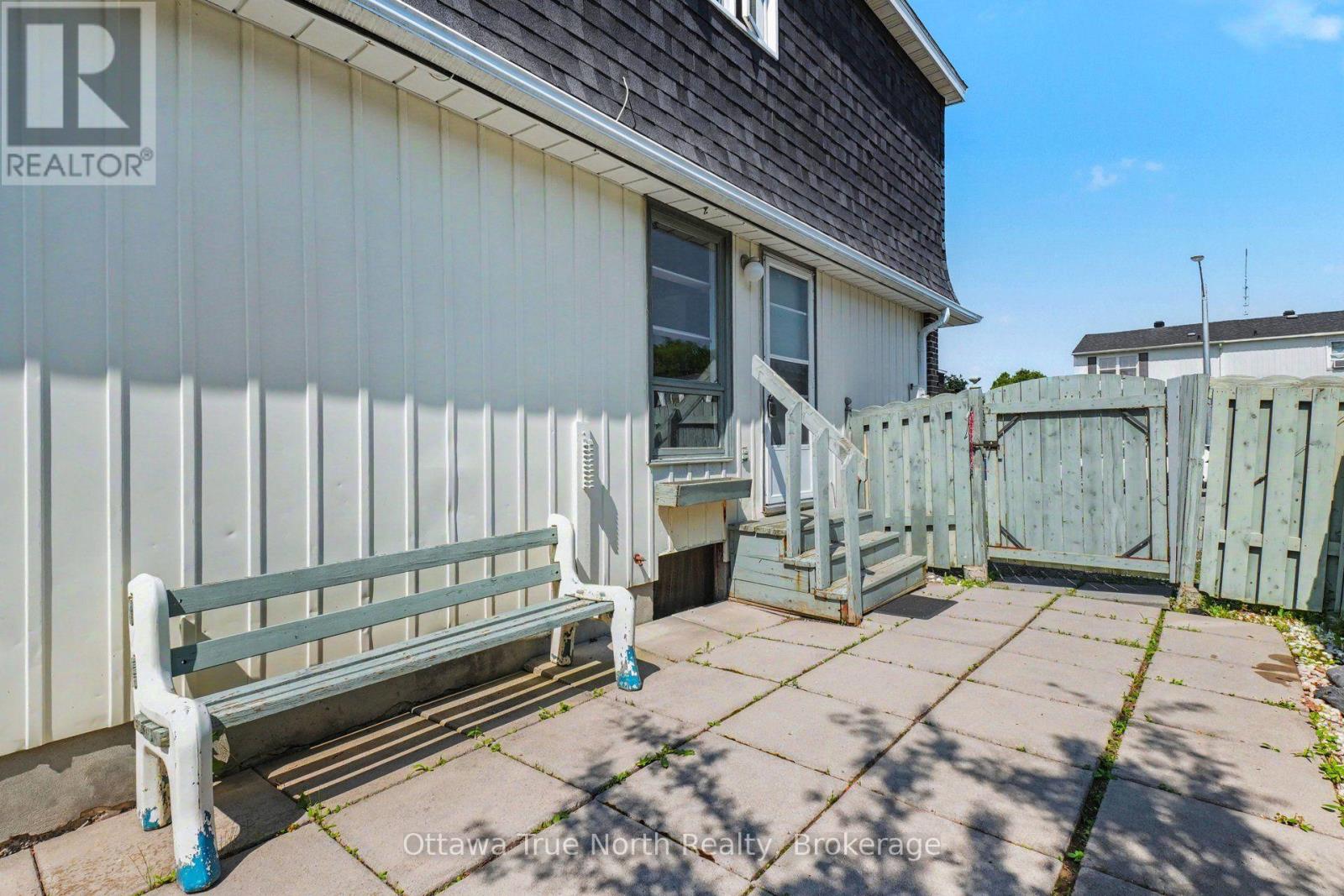 180 EDWARD STREET S - 27