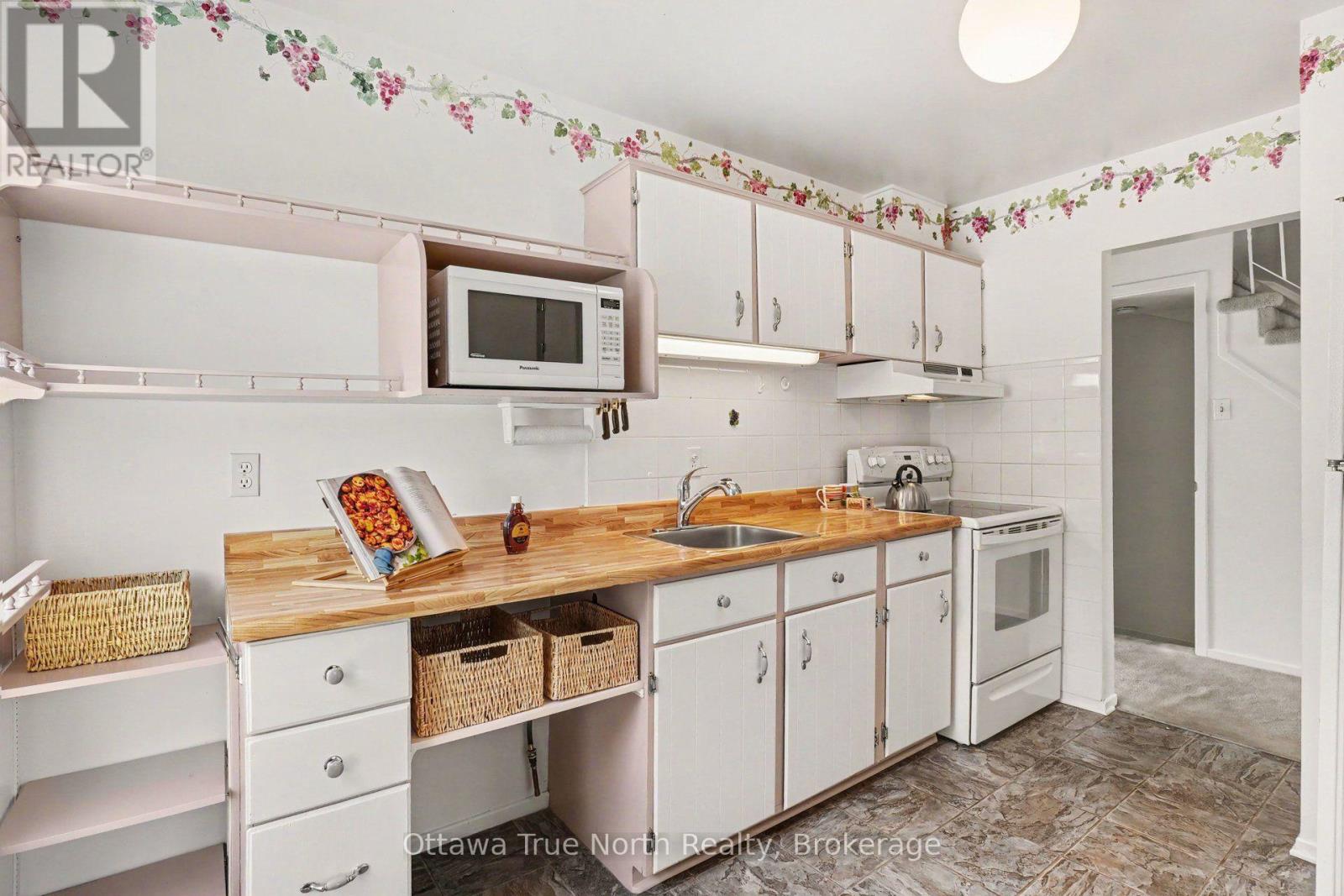 180 EDWARD STREET S - 8