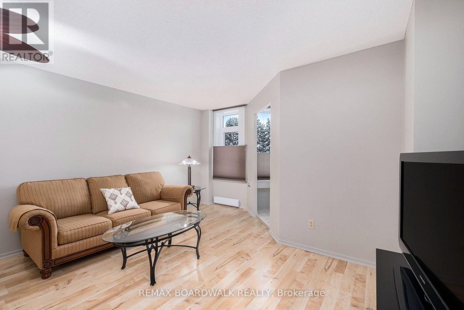 210 – 1025 GRENON AVENUE, Ottawa. Luxury613. By Peter Sagos - Image 7
