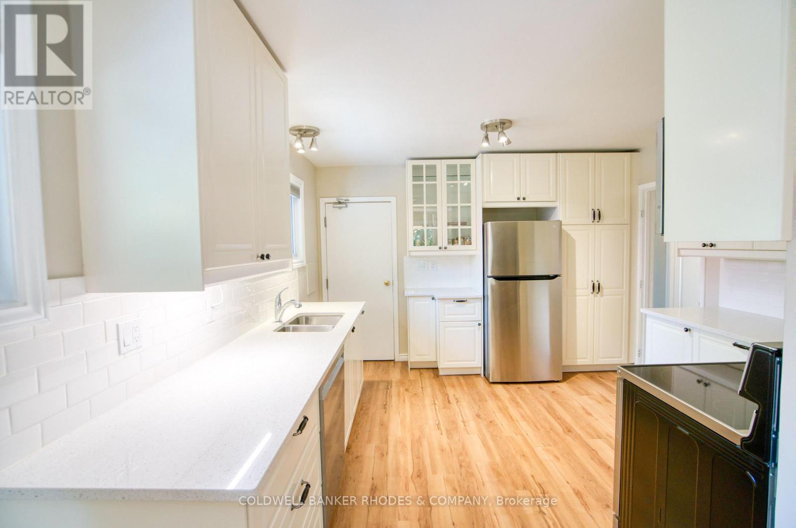 781 DICKENS AVENUE, Ottawa. Luxury613. By Peter Sagos - Image 9