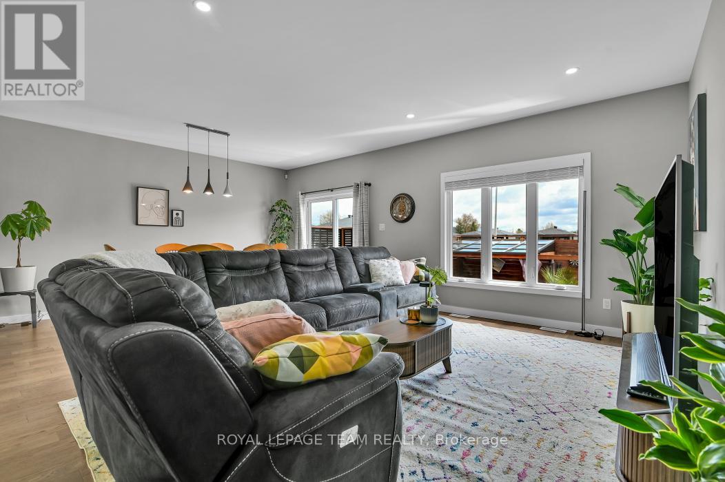 203 FILION STREET - 12