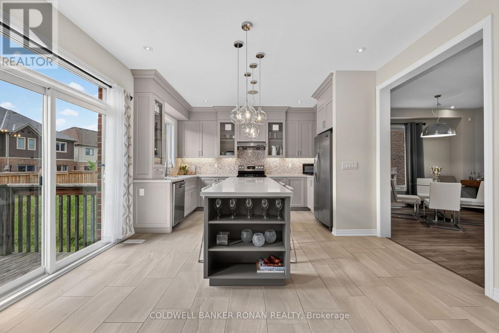 120 LORNE THOMAS PLACE - 13
